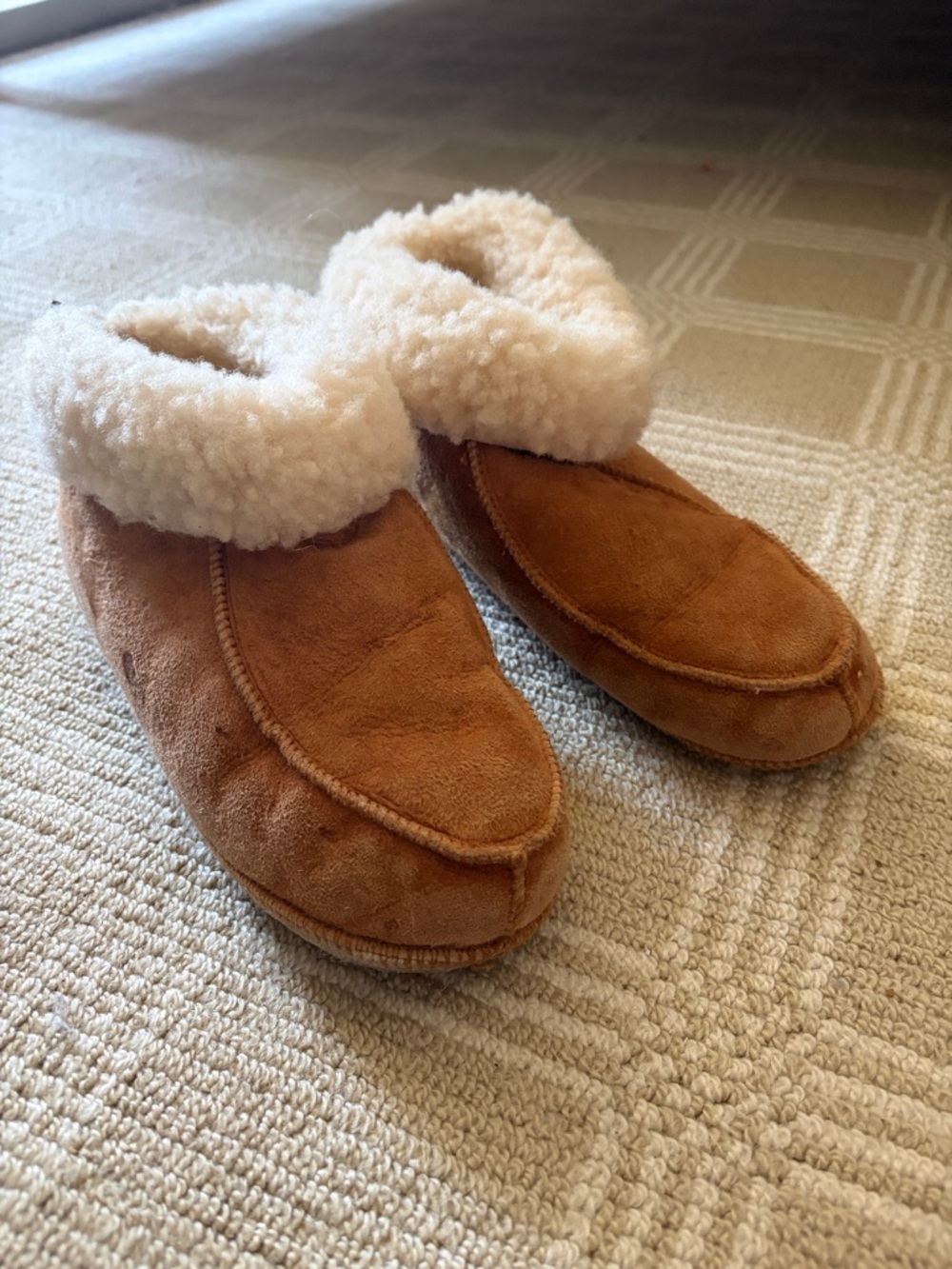 Kids size 5  Shearling-Lined Suede Slippers - Camel